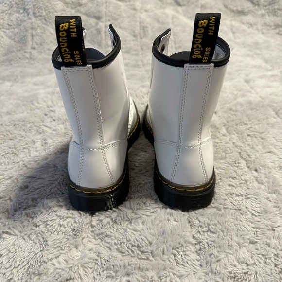 New Dr. Martens Zavala Combat Boots White Patent Leather Women’s Size 6 - Picture 6 of 11